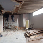 Vorbereitungsarbeiten für den Abriss des Seitenschiffs