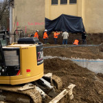 Die Kirche wird gegen Abrutschen gesichert