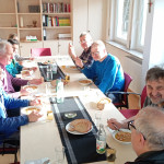 Eine wärmende Suppe nach der Arbeit in der ungeheizten Kirche