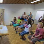 Eltern-Kind Chorausflug Kloster Reute -Schwester Franziska zeigte uns die Entstehung der Hostien